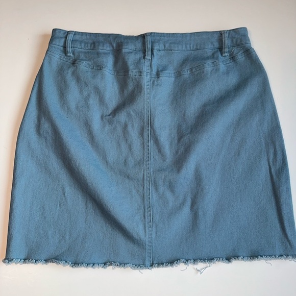 Charlotte Russe Women’s Denim Look Mini Skirt Size M Faux Denim Y2K - Picture 5 of 6